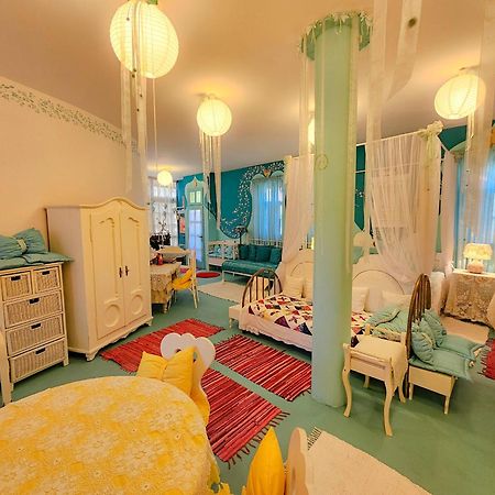 ホテル Feher Tulipan Apartman デブレツェン エクステリア 写真