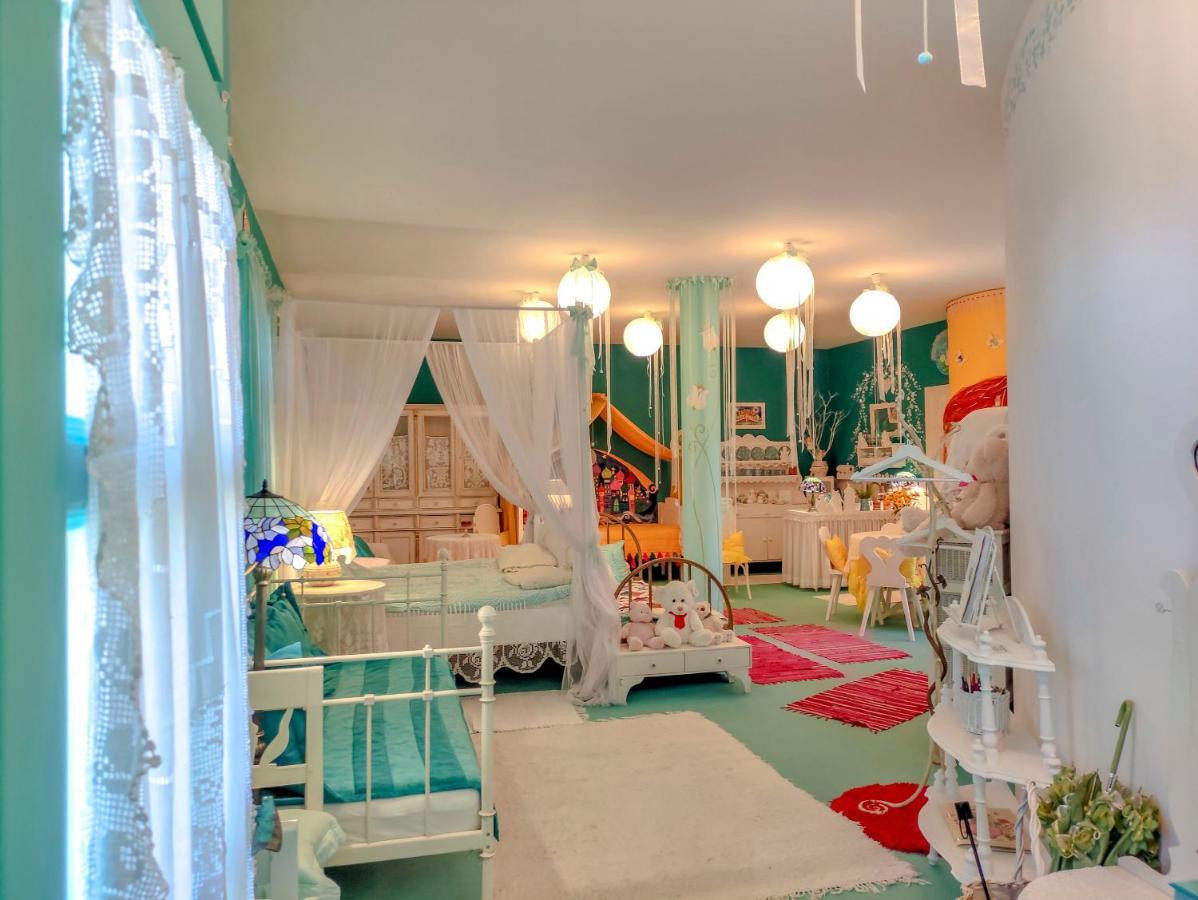 ホテル Feher Tulipan Apartman デブレツェン エクステリア 写真