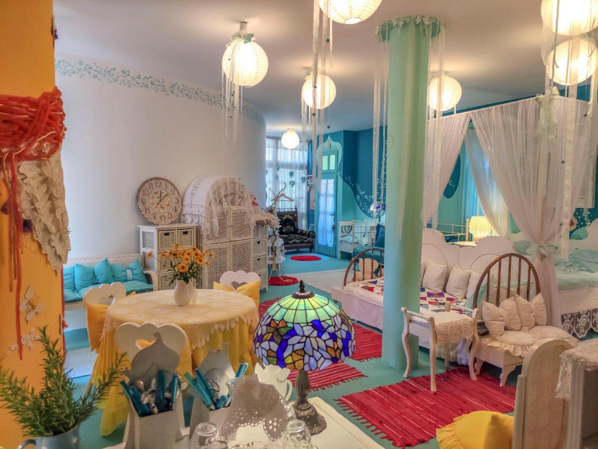ホテル Feher Tulipan Apartman デブレツェン エクステリア 写真
