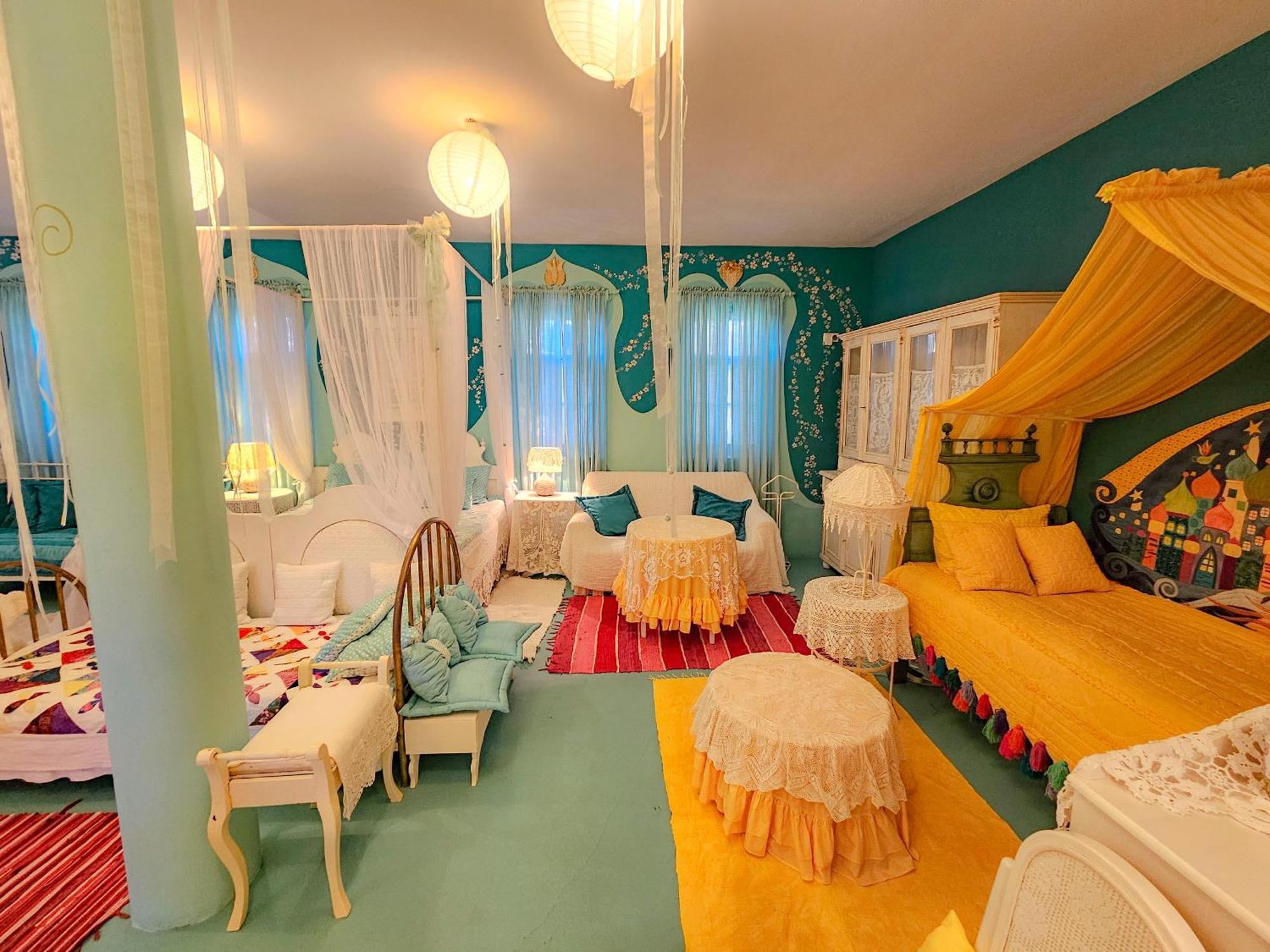 ホテル Feher Tulipan Apartman デブレツェン エクステリア 写真