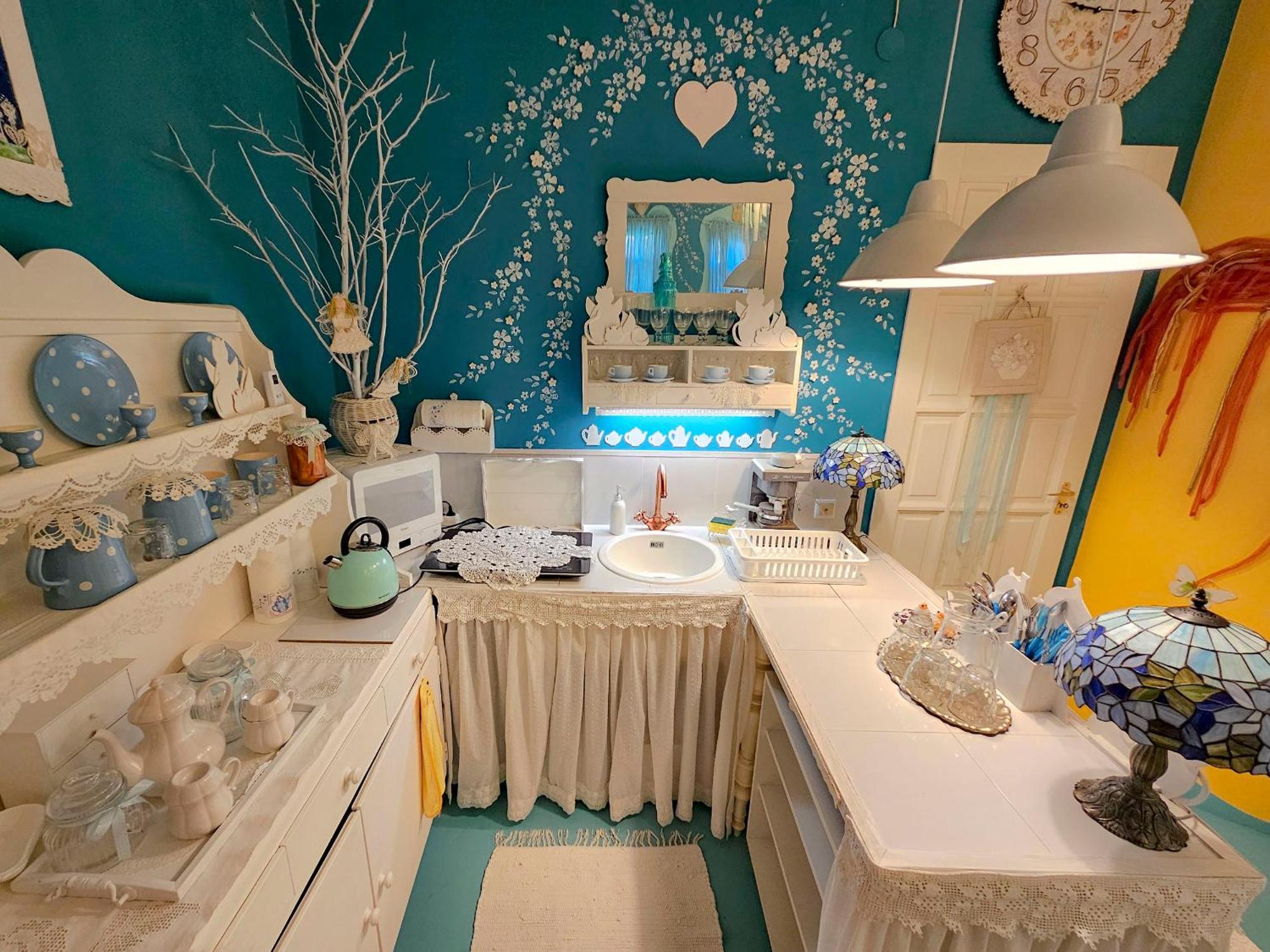 ホテル Feher Tulipan Apartman デブレツェン エクステリア 写真